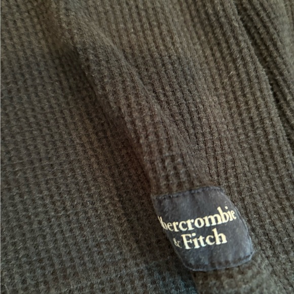 Men’s Abercrombie thermal Henley - Picture 2 of 3